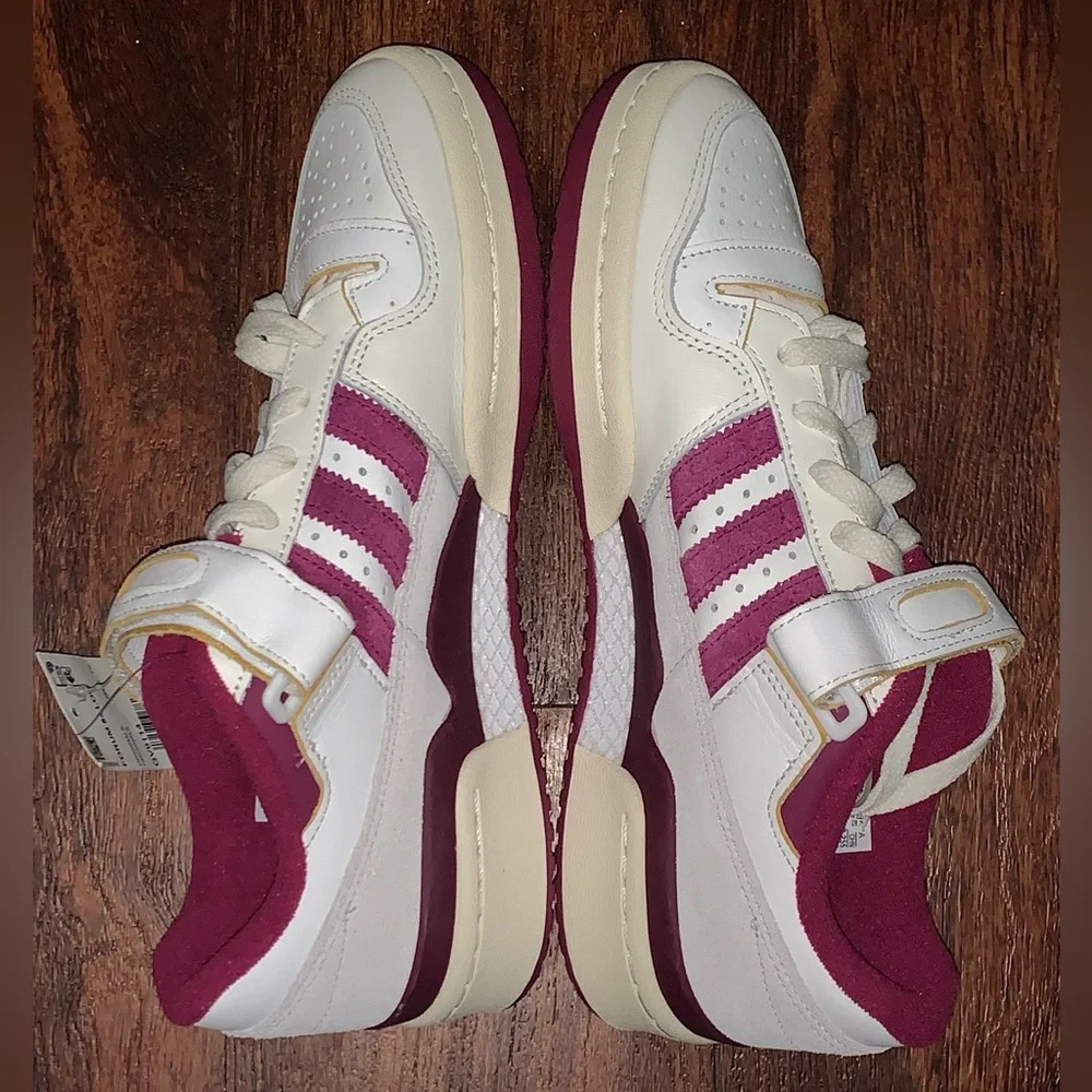 Adidas size 10 Forum 84 low